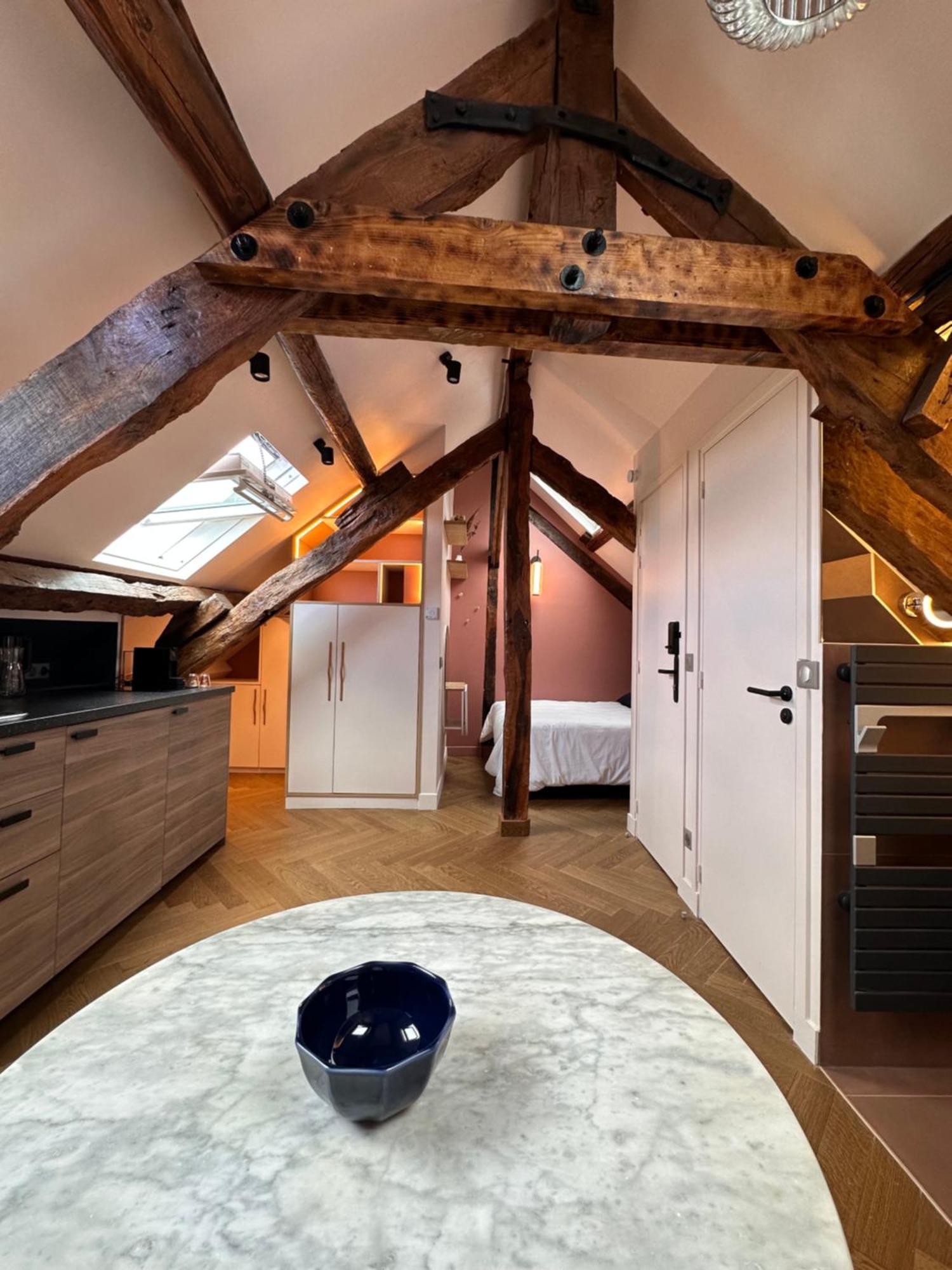 Nid D'Amour Sous Les Toits ! Honfleur Exterior photo